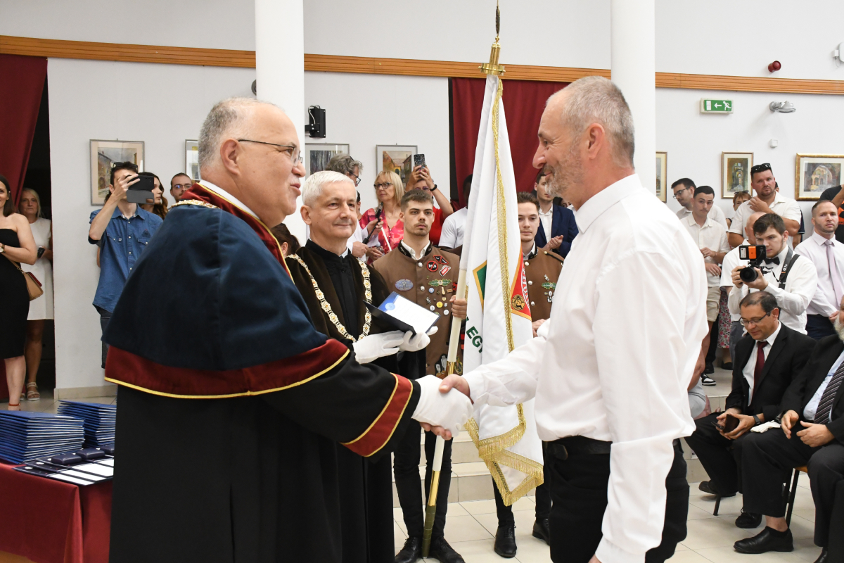 2026-06-26_diplomaoszto_07.jpg
